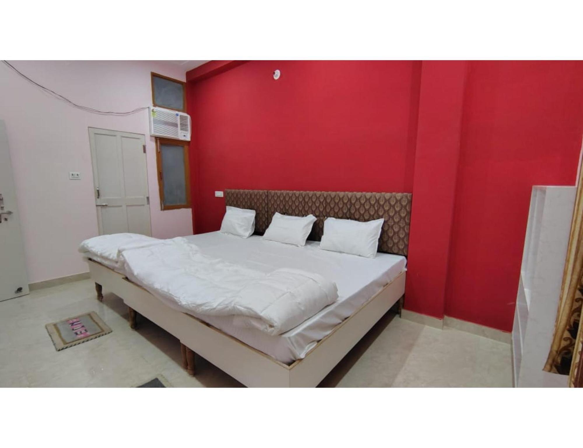 Shree Puram Hotell Varanasi Exteriör bild
